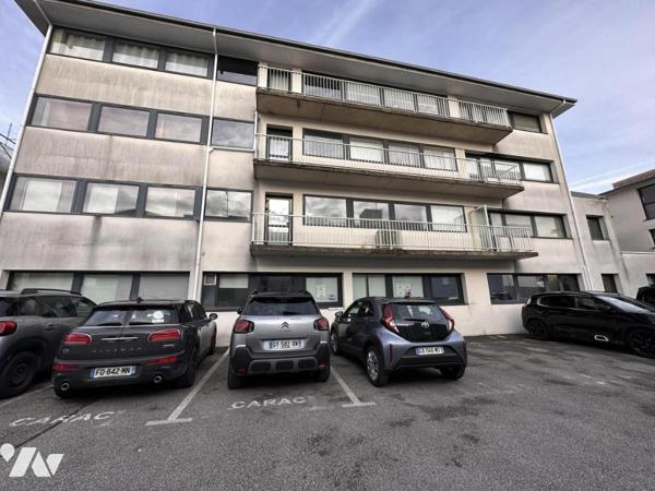 LOCAL PROFESSIONNEL 104 m² -  2 PLACES DE PARKING