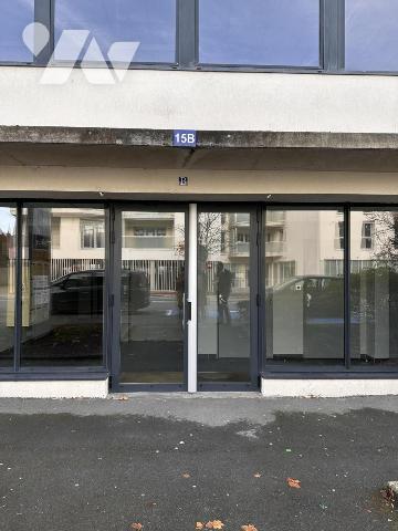 LOCAL PROFESSIONNEL 104 m² -  2 PLACES DE PARKING