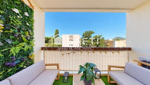 EXCLUSIVITE Hyères – T5 93 m² entièrement rénové, vue parc