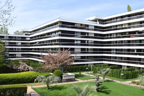 78150 LE CHESNAY-ROCQUENCOURT - APPARTEMENT DE 4 PIECES - ASCENSEUR - TERRASSE - CALME - SANS VIS A VIS - PROCHE DES COMMODITES