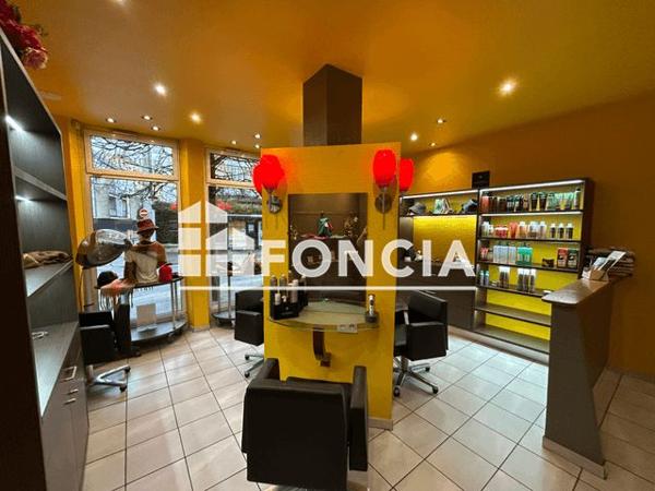 Location Local commercial 2 pièces 38 m² - 7 RUE DU MARECHAL LECLERC Chartres 28000