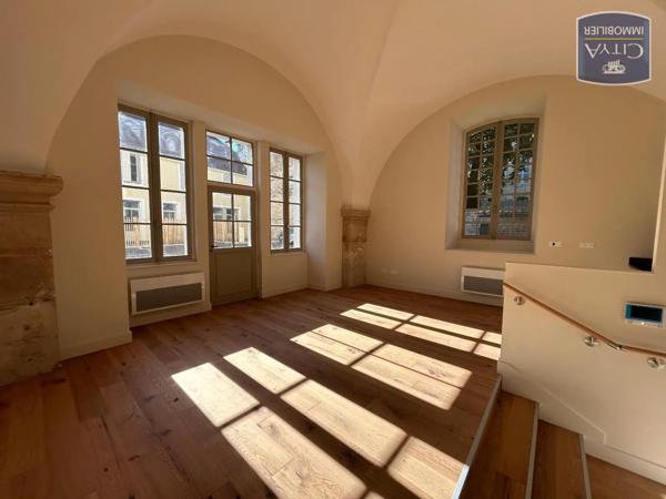 Appartement à louer 2 pièces 50.3m² Dole (39100)