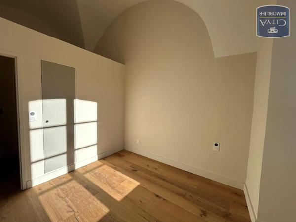 Appartement à louer 2 pièces 50.3m² Dole (39100)