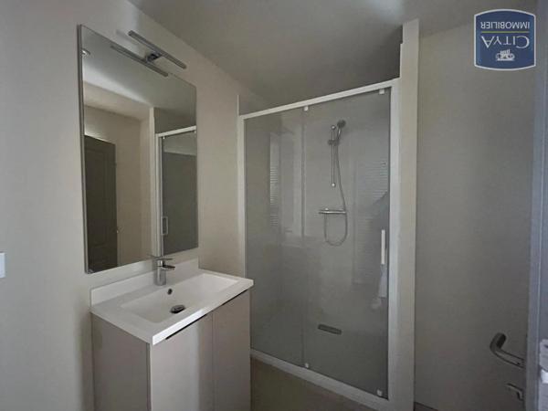 Appartement à louer 2 pièces 50.3m² Dole (39100)