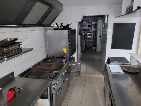 Centre ville de Laval Un local commercial de 76 M² , Laval