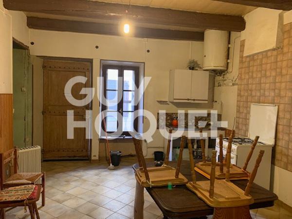 Maison à vendre à Olonzac - 6 pièces, 4 chambres, fort potentiel