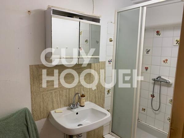 Maison à vendre à Olonzac - 6 pièces, 4 chambres, fort potentiel