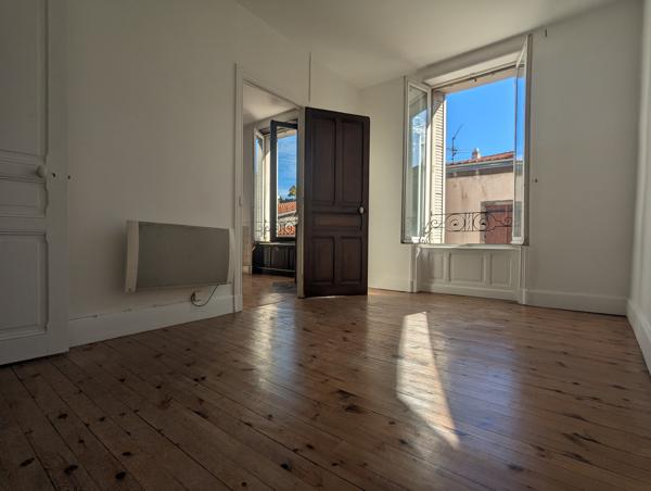 T2 de 40 m2 - quartier Saint-Alyre - Clermont-Province T2 de 40 m2 – quartier Saint-Alyre
