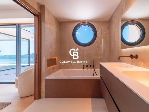 Vente villa 5 pièces 83310 - Grimaud