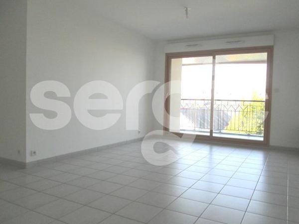 Location 4 Pieces 93 49100 Angers 23 1016 02 0156