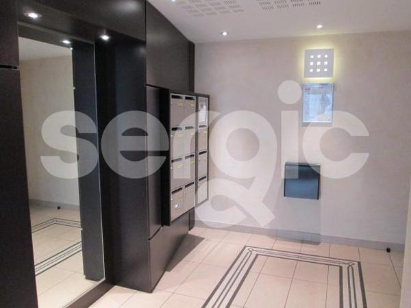 Location 4 Pieces 93 49100 Angers 23 1016 02 0156