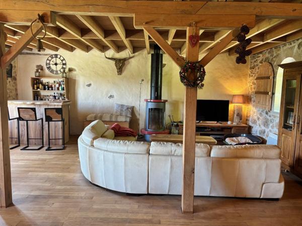 Ancienne grange, 2/3 chambres, Jardin 7591 m2