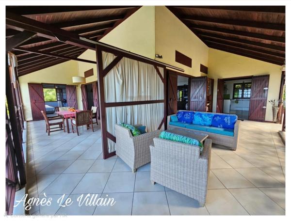 Propriété Maison + Gites sur 9 250 m2 de Terrain