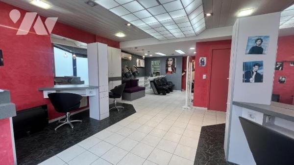 NANTES ZOLA - Local professionnel et appartement T3 avec accès indépendant 