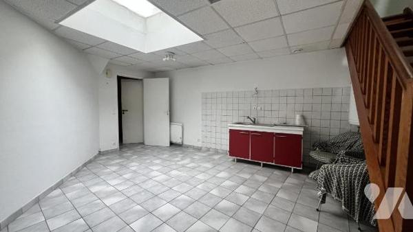 NANTES ZOLA - Local professionnel et appartement T3 avec accès indépendant 