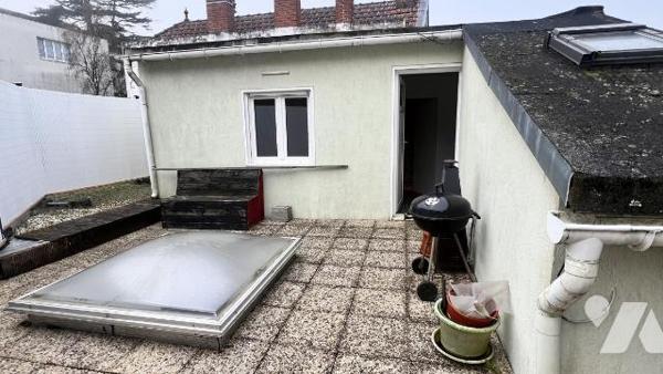 NANTES ZOLA - Local professionnel et appartement T3 avec accès indépendant 