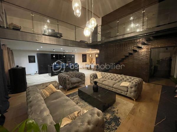 Local d activites de 240 m²