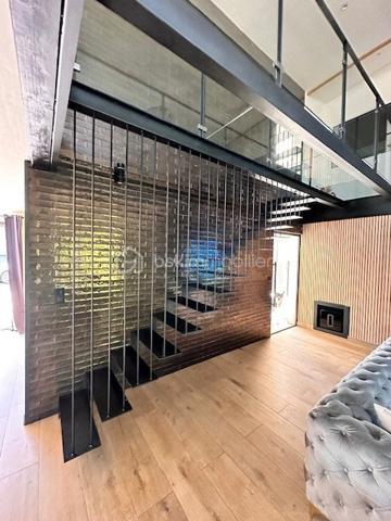 Local d activites de 240 m²