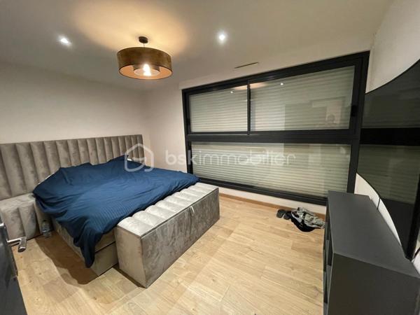 Local d activites de 240 m²