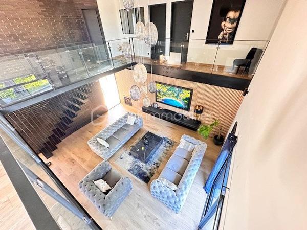 Local d activites de 240 m²