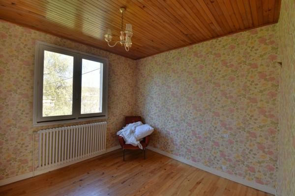 Maison à vendre 7 pièces avec terrain constructible SAINT AGREVE (07)