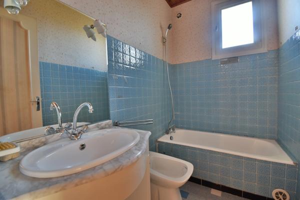 Maison à vendre 7 pièces avec terrain constructible SAINT AGREVE (07)