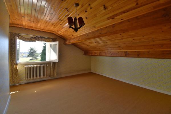 Maison à vendre 7 pièces avec terrain constructible SAINT AGREVE (07)