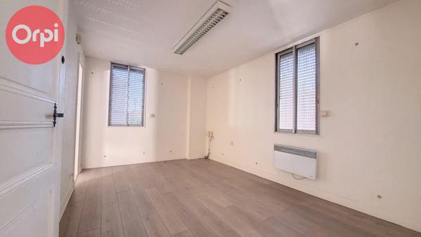 Immeuble à vendre    5 pièces •  Perpignan