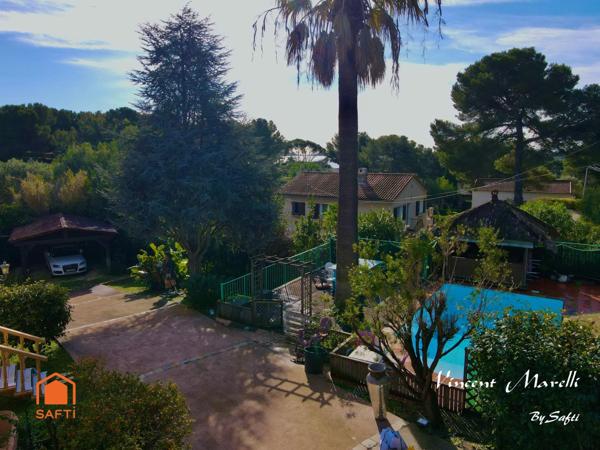 « Giens, l’exception à deux pas de la mer. »