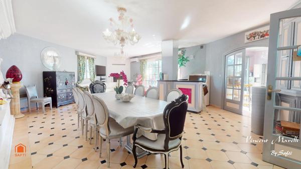 « Giens, l’exception à deux pas de la mer. »