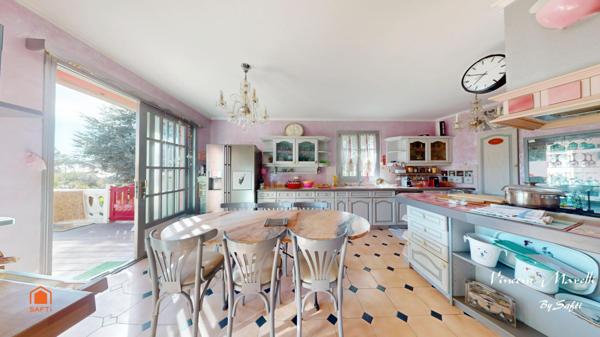 « Giens, l’exception à deux pas de la mer. »