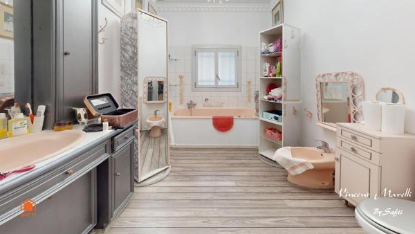 « Giens, l’exception à deux pas de la mer. »