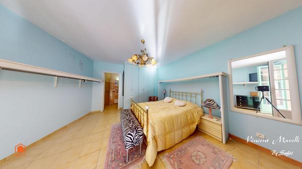 « Giens, l’exception à deux pas de la mer. »