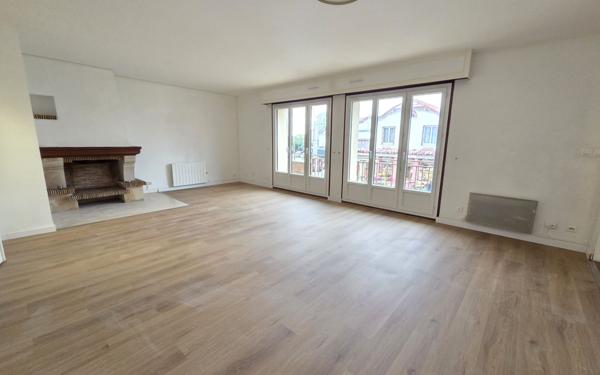 Appartement à louer    4 pièces • 99,81 m2 Sainte-Geneviève-des-Bois