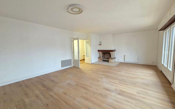 Appartement à louer    4 pièces • 99,81 m2 Sainte-Geneviève-des-Bois