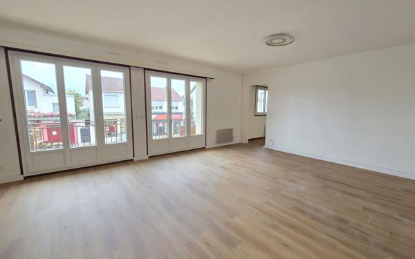 Appartement à louer    4 pièces • 99,81 m2 Sainte-Geneviève-des-Bois