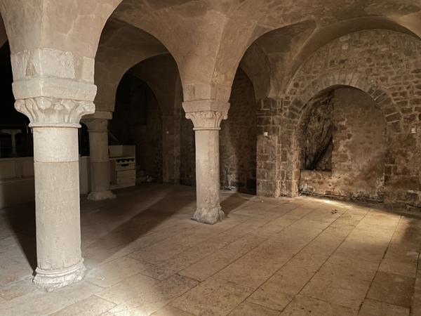 Poitiers (86000) CHAPELLE 120 M2 AVEC BUREAU 30 M2 A SAINT-HILAIRE !