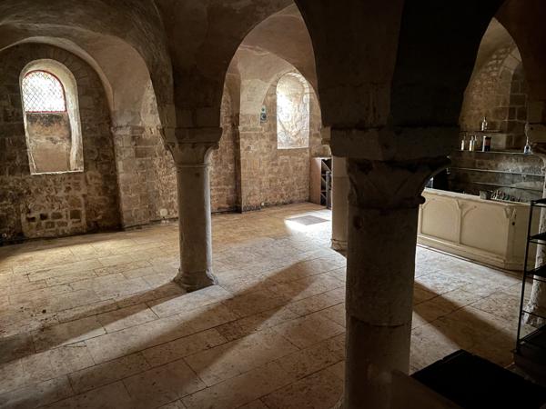 Poitiers (86000) CHAPELLE 120 M2 AVEC BUREAU 30 M2 A SAINT-HILAIRE !