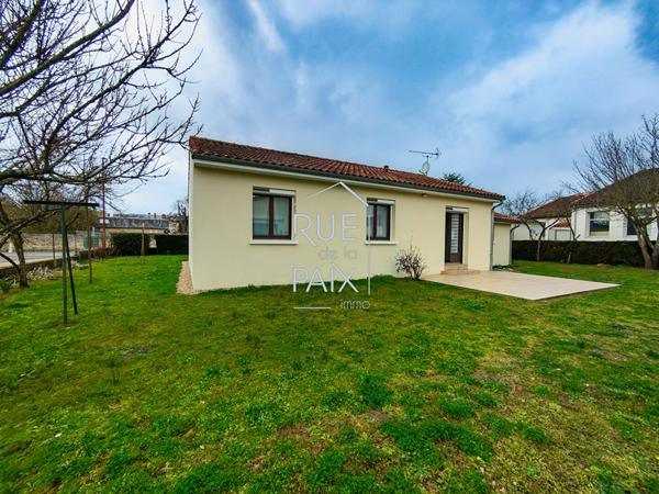 86140 LENCLOITRE Maison Lencloître 4 pièce(s) 74.81 m² plain-pied avec garage.