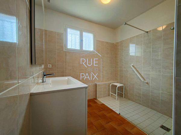 86140 LENCLOITRE Maison Lencloître 4 pièce(s) 74.81 m² plain-pied avec garage.