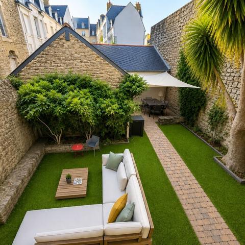 PROPRIETE DE CARACTERE 5 CHAMBRES centre ville de VANNES