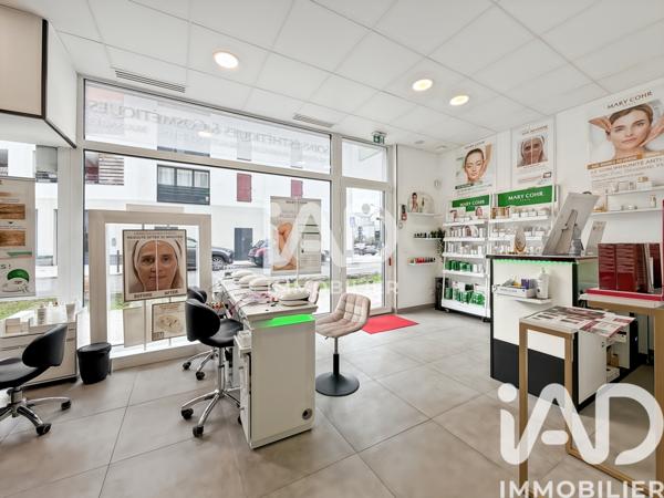 Esthétique, Coiffure​ à vendre 61 m² Montévrain