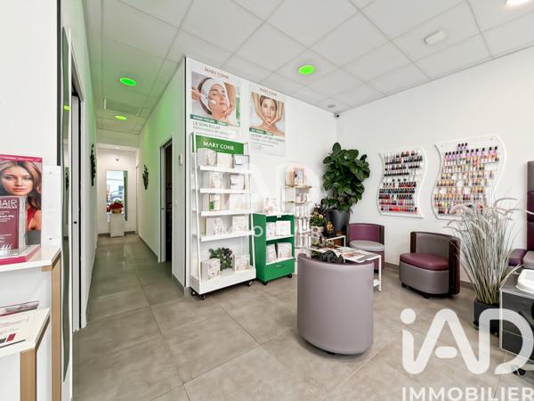 Esthétique, Coiffure​ à vendre 61 m² Montévrain