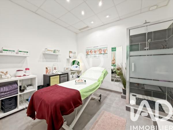 Esthétique, Coiffure​ à vendre 61 m² Montévrain