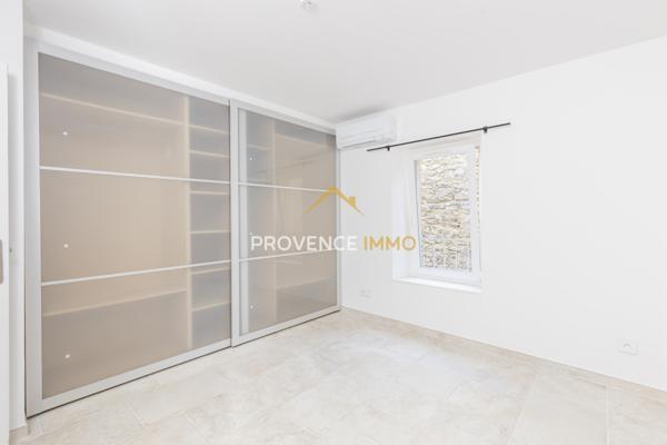 Eyguières (13430) Appartement T3 de 65m2 + terrasse de 38m2 entièrement rénové- Eyguières