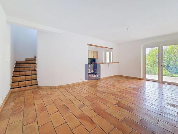 Maison avec jardinet