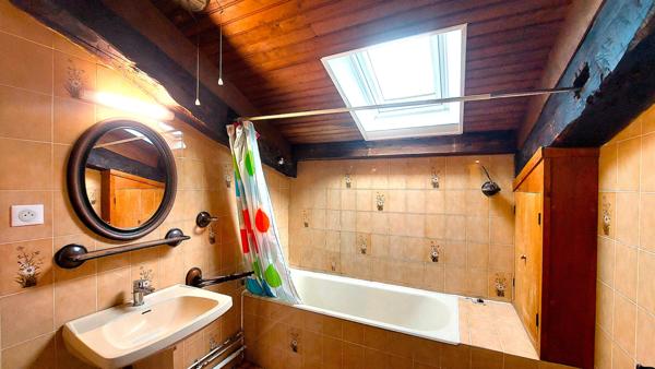 Bardos (64520) Bardos - T2 ancien spacieux