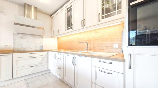 Auribeau-sur-Siagne (06810) Superbe T3 ( 61m2) avec terrasse, vue dégagée et parking