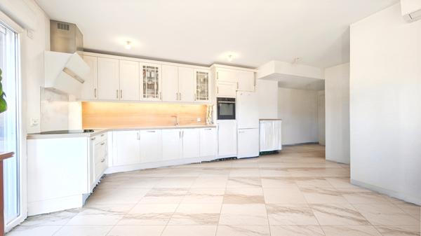 Auribeau-sur-Siagne (06810) Superbe T3 ( 61m2) avec terrasse, vue dégagée et parking