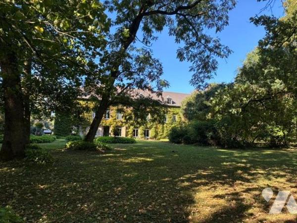 Manoir avec parc et maison de gardien